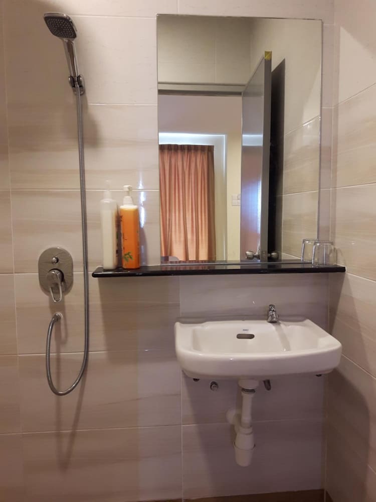 De Benz Inn 22/33