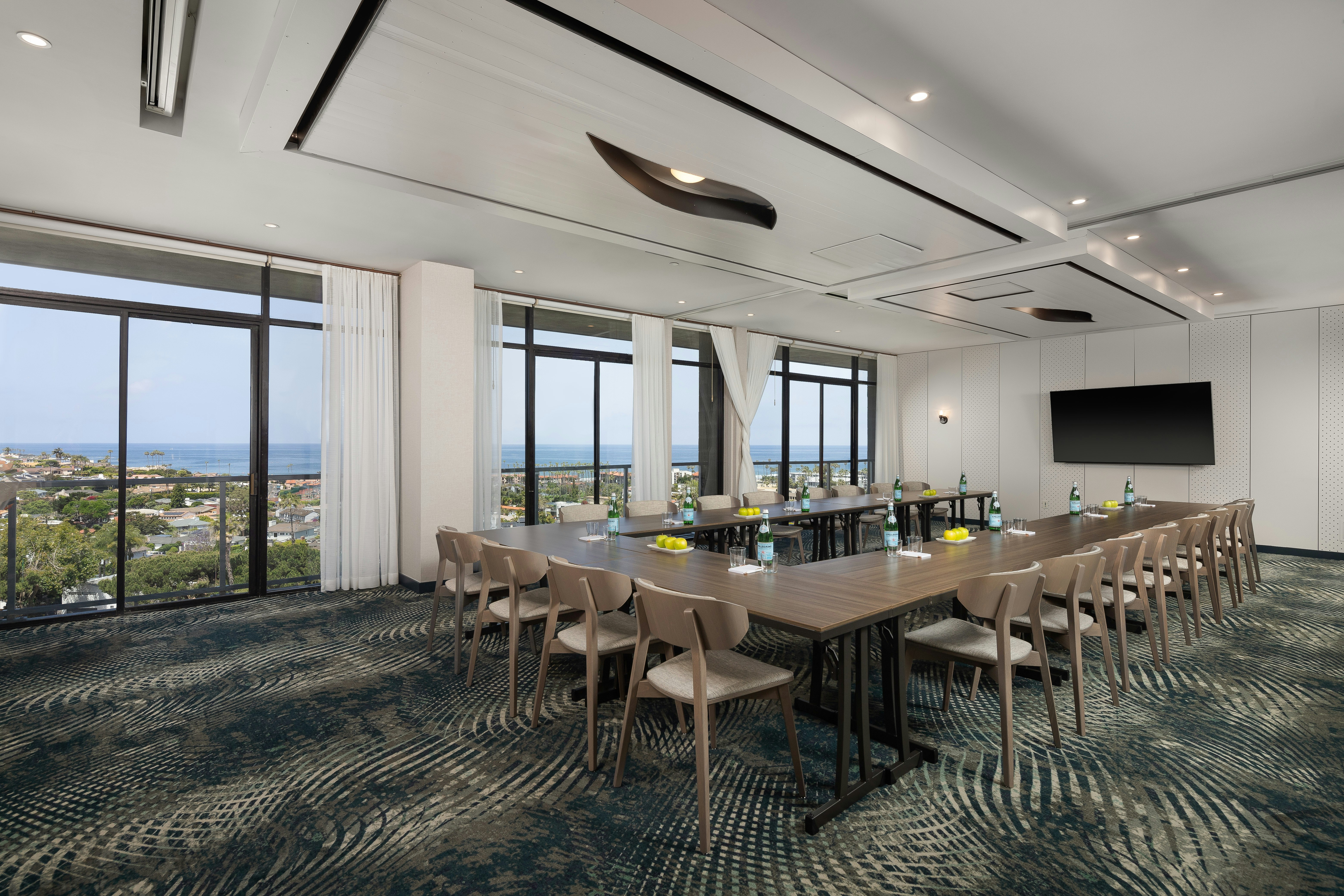 Hotel La Jolla Curio Collection By Hilton 34/42