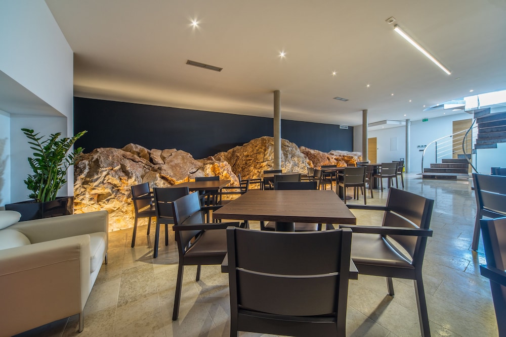 Golden Rays Luxury Apartments 32/50