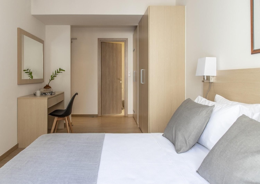 Gallery Suites and Residences 17/43