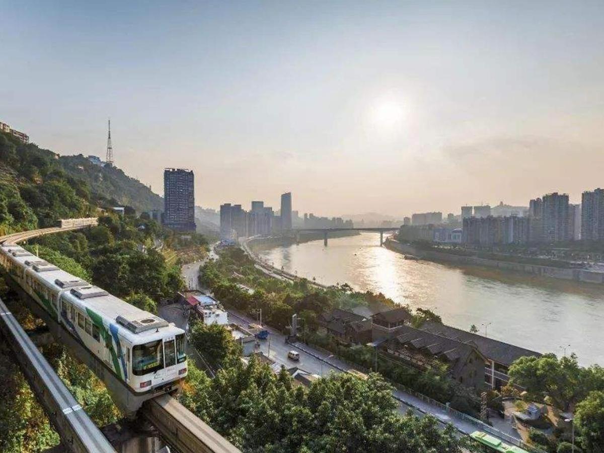 7 Days Premium (Chongqing Nanping Pedestrian Street Light Rail Station) 24/27