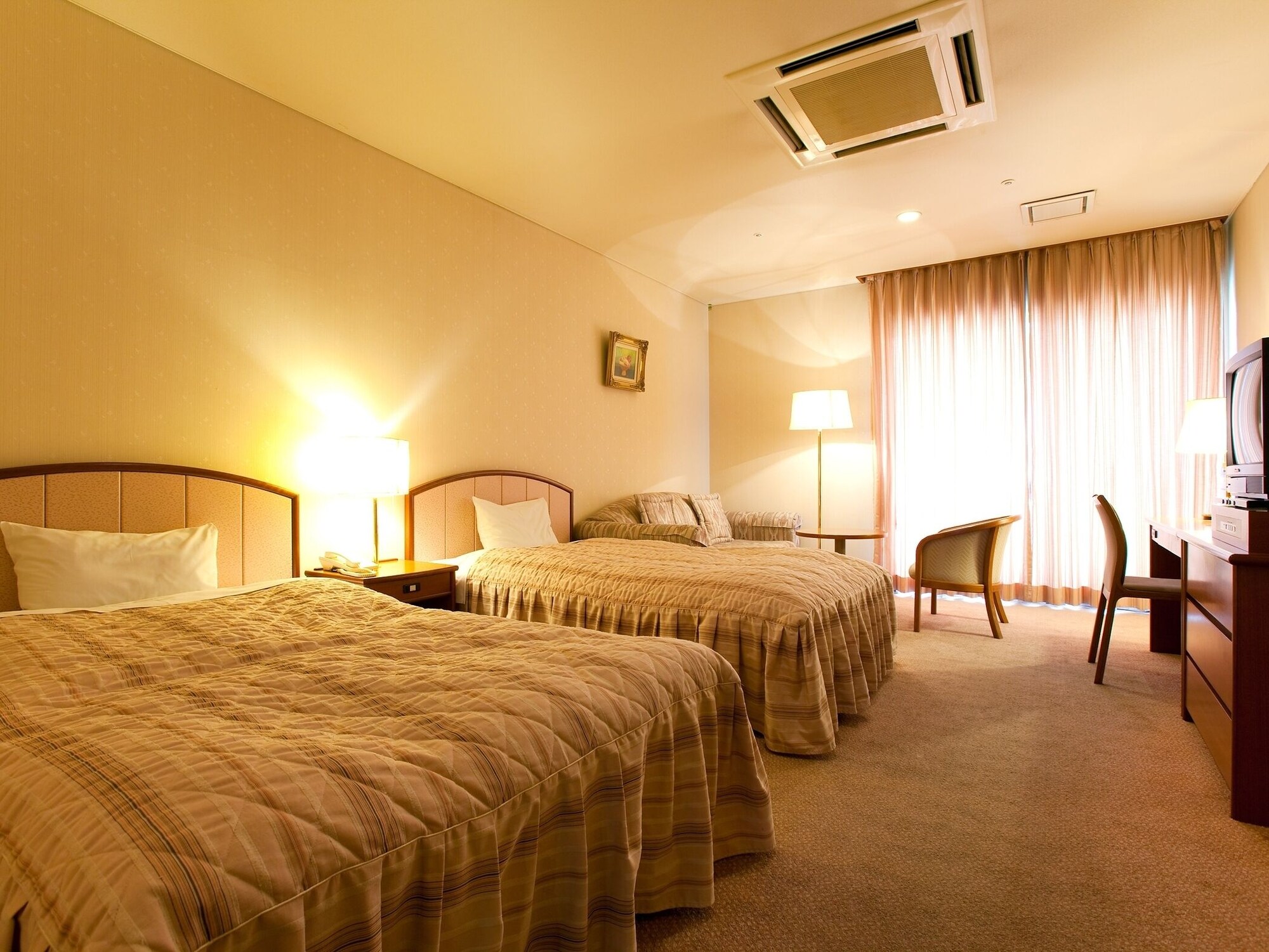 ROOM, TWIN BEDS