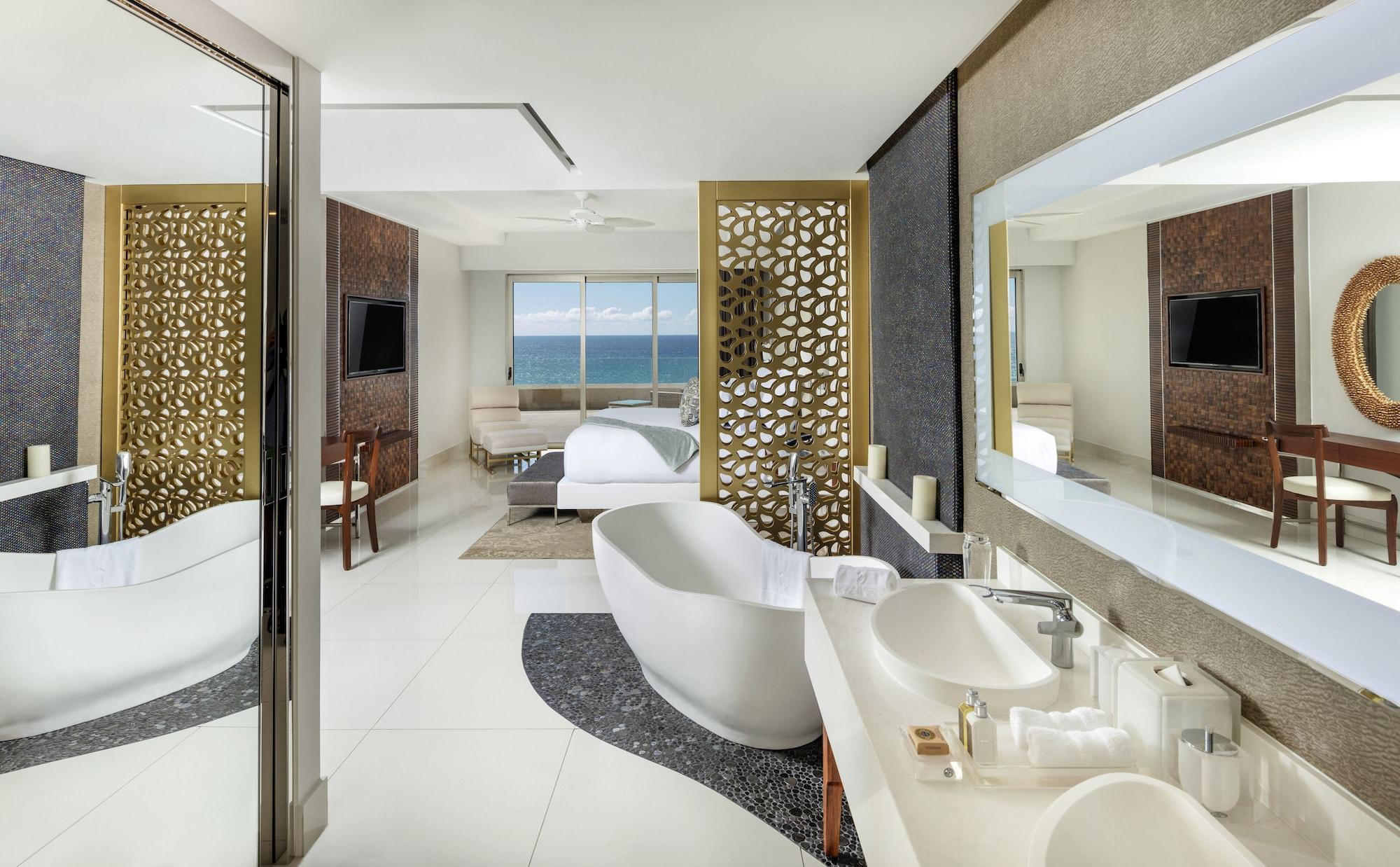 3 Bedrooms, Suite, Ocean Front, Garza Blanca Resort Spa Los Cabos 6/7