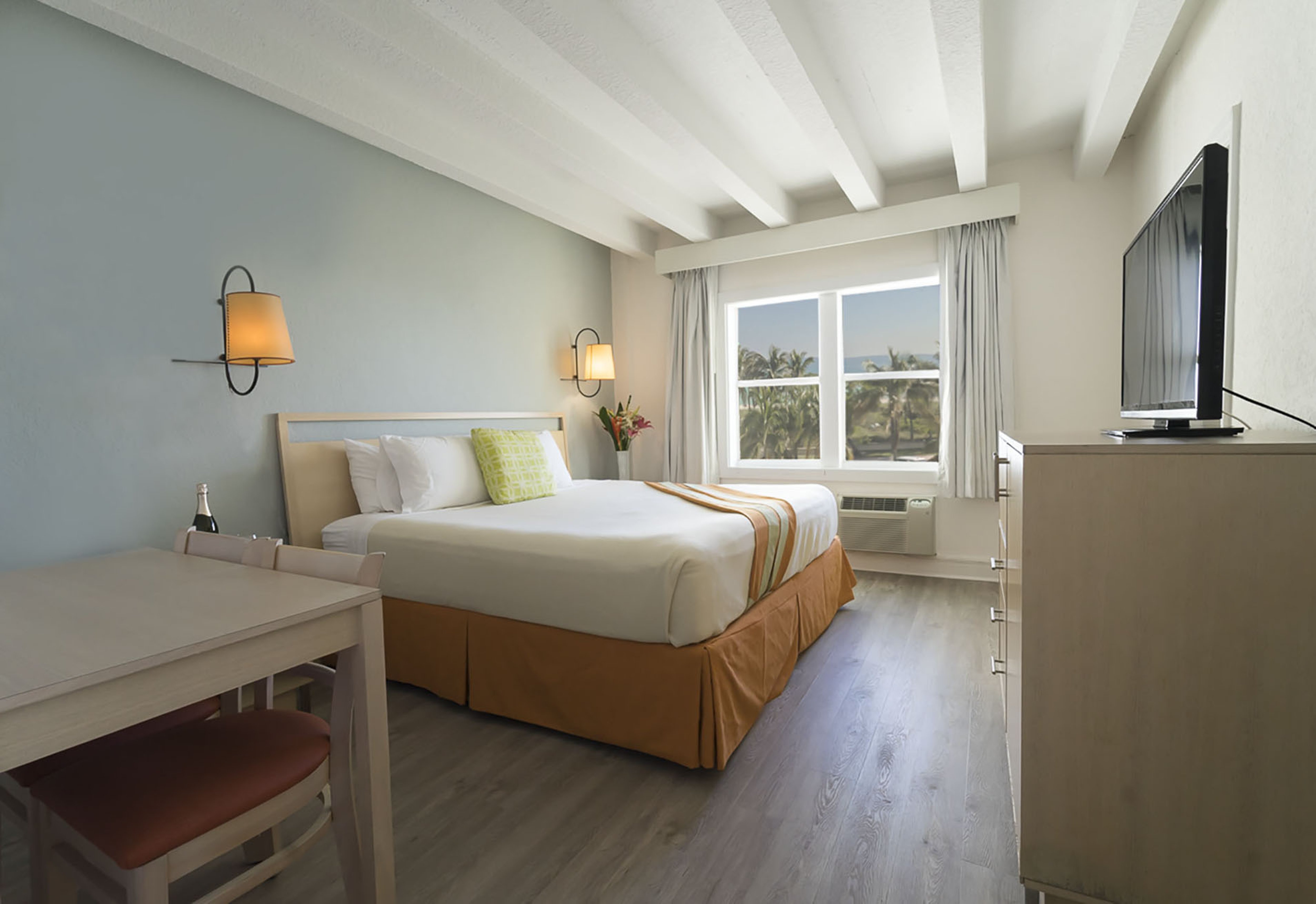 Room, King Bed, Ocean Front