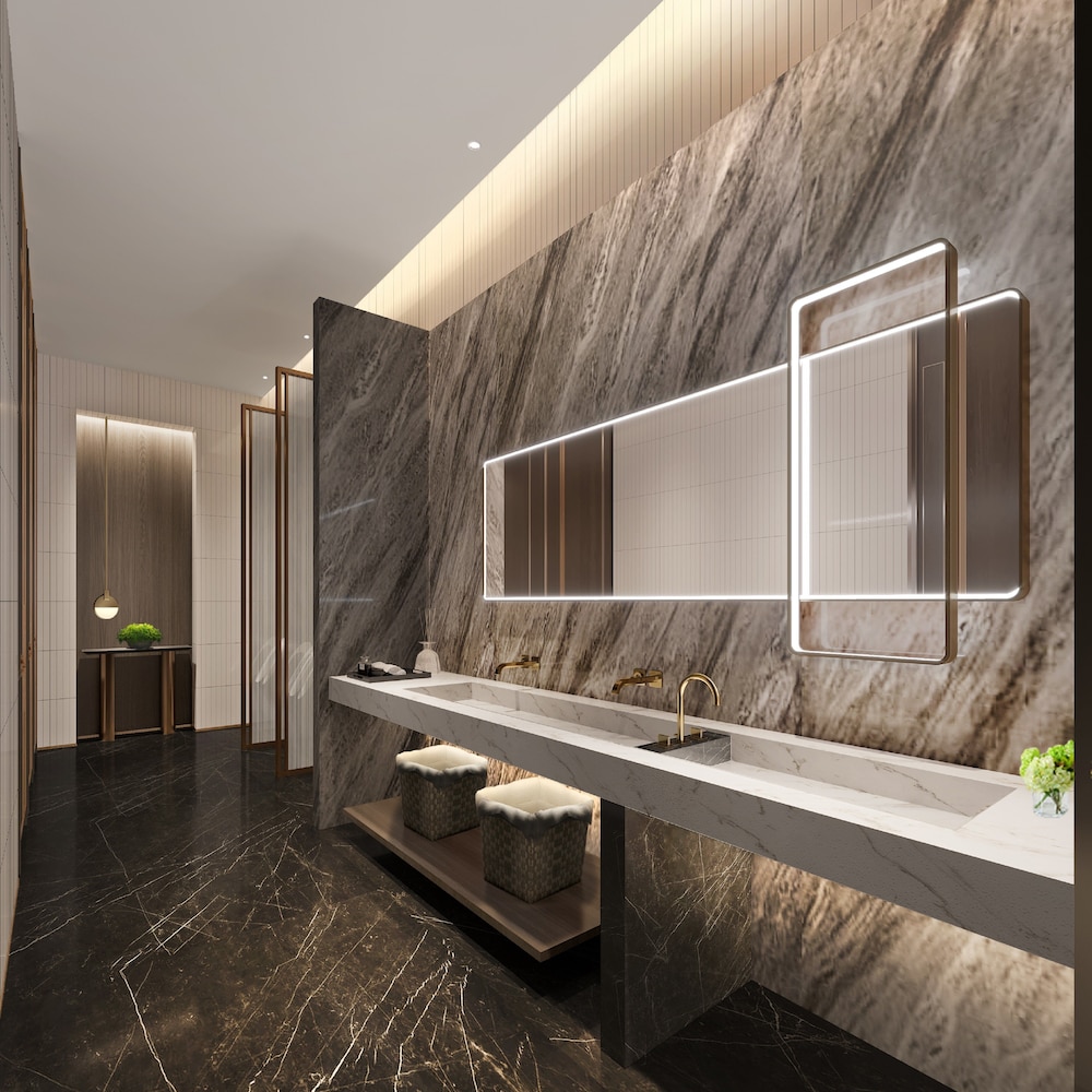 Crowne Plaza Dalian Xinghai 13/70