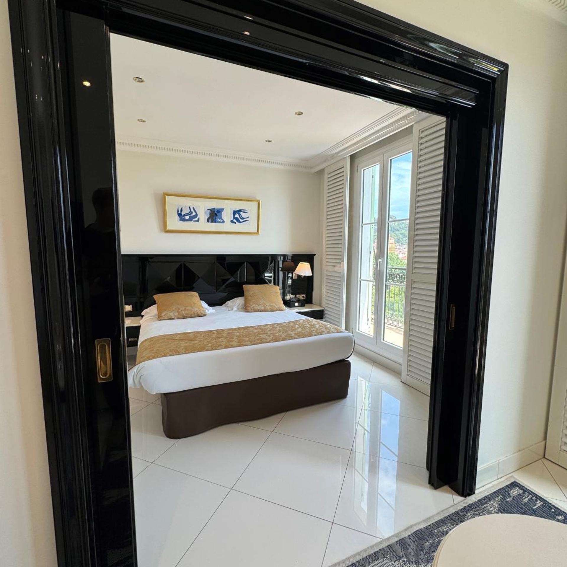 Deluxe, Suite, Partial Sea View