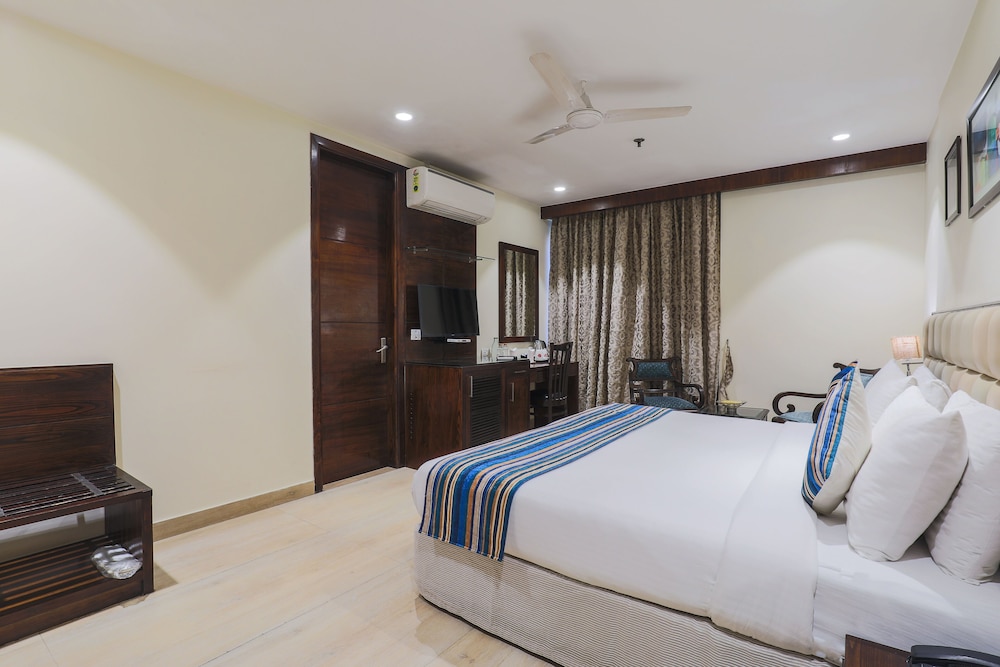 غرفة تنفيذية بسرير كينج، Hotel Blue Stone - Nehru Place 10/10
