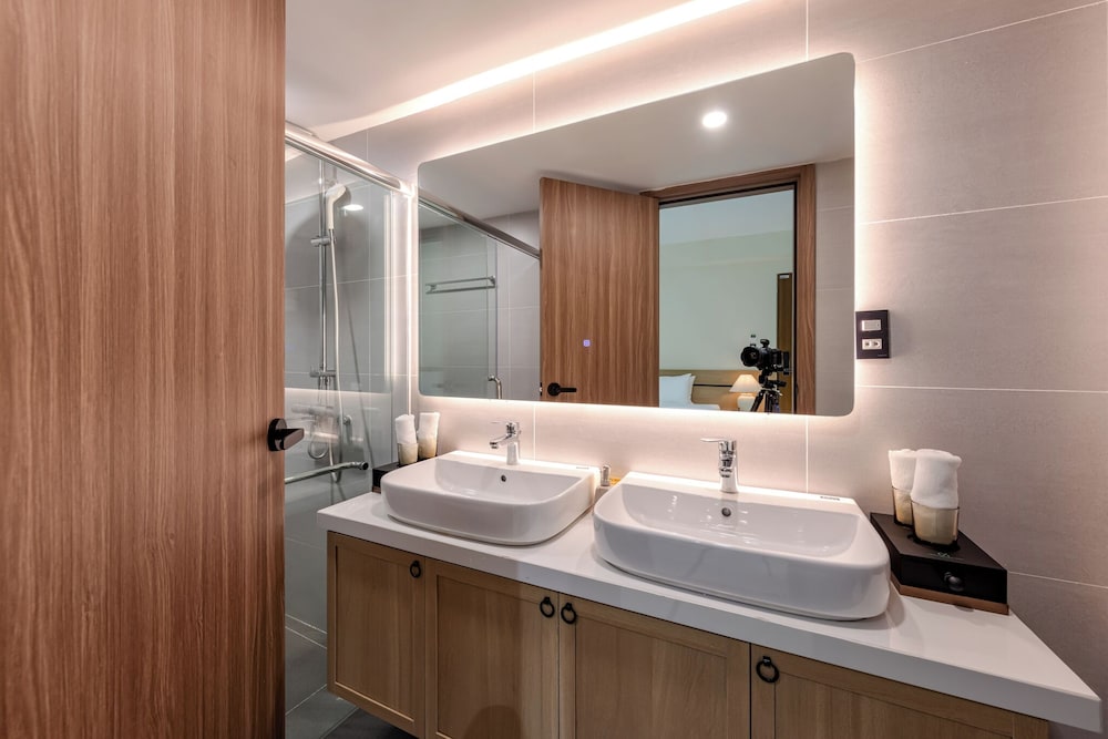 GREEN BAY HOTEL NINH BINH 32/34