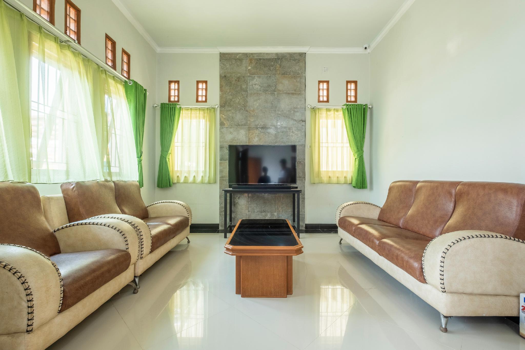 OYO 2072 Wisma Teratai 25/29