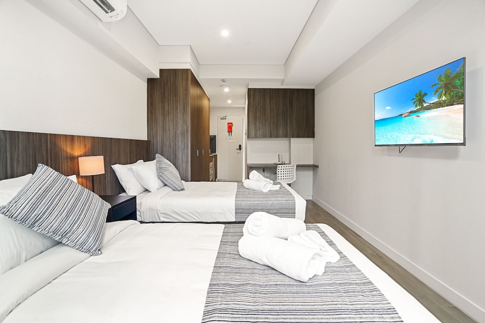 Studio, Twin Beds, Kitchenette