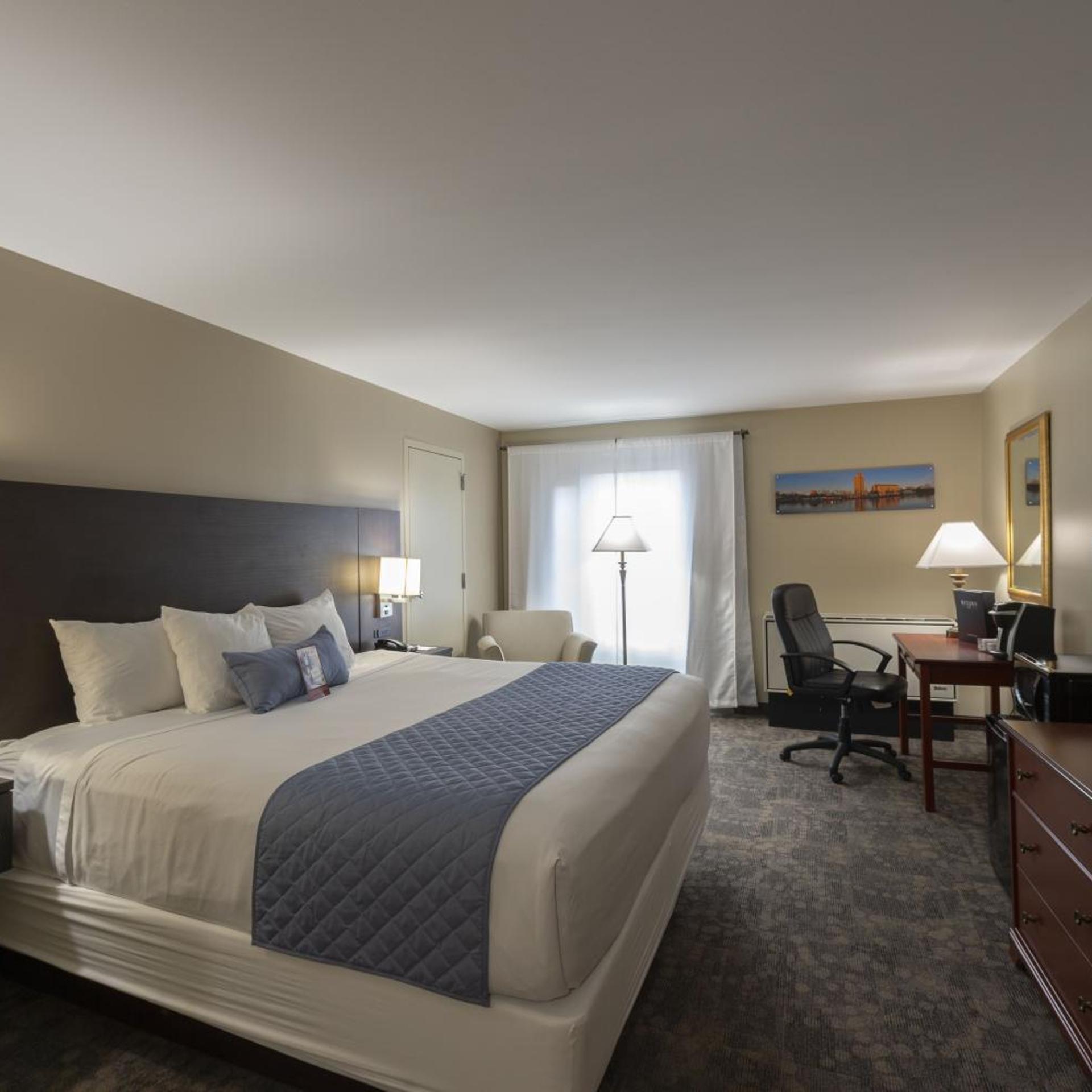 Room, King Bed, North Wing