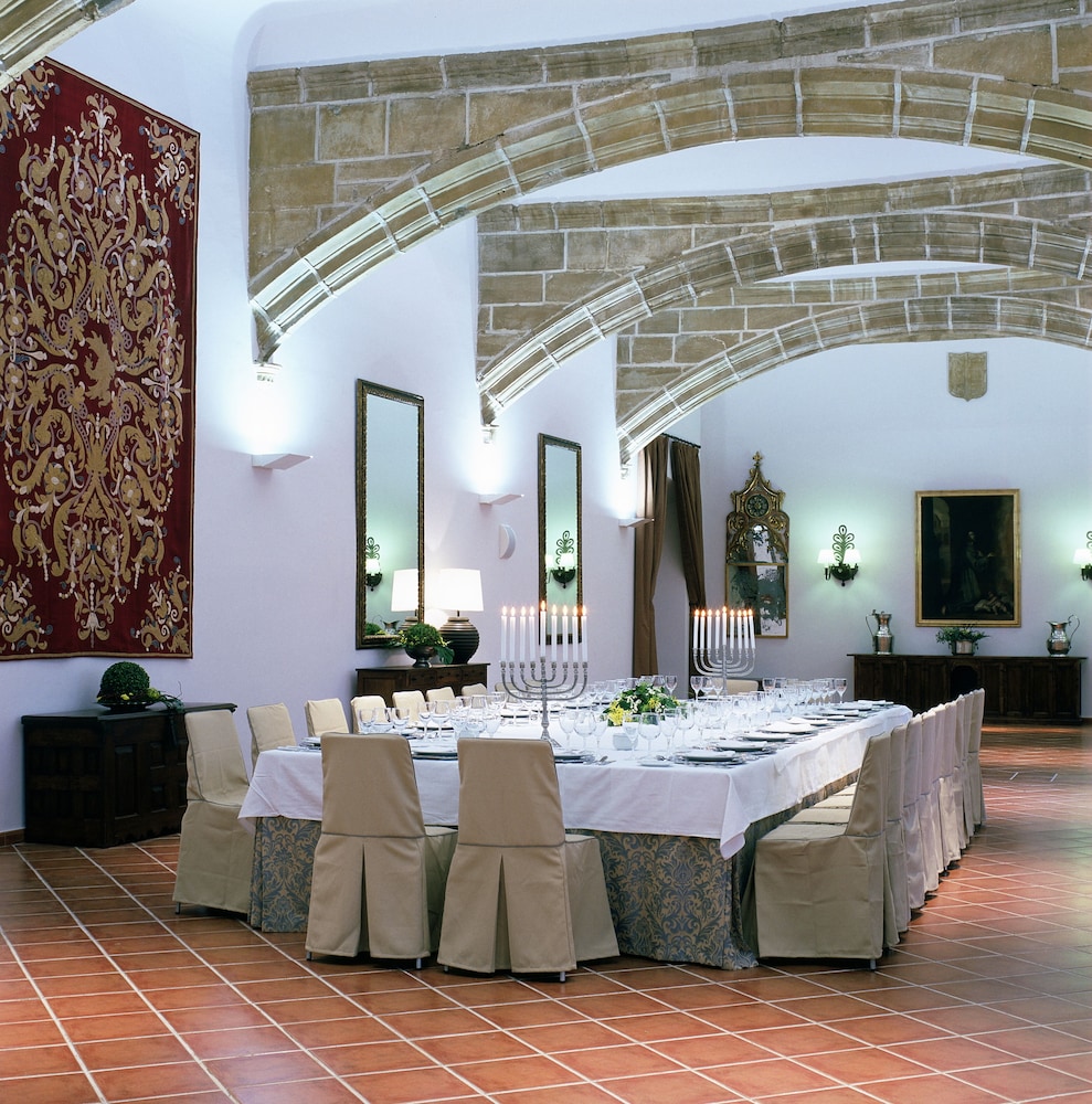 Parador de Santo Domingo Bernardo de Fresneda 35/38