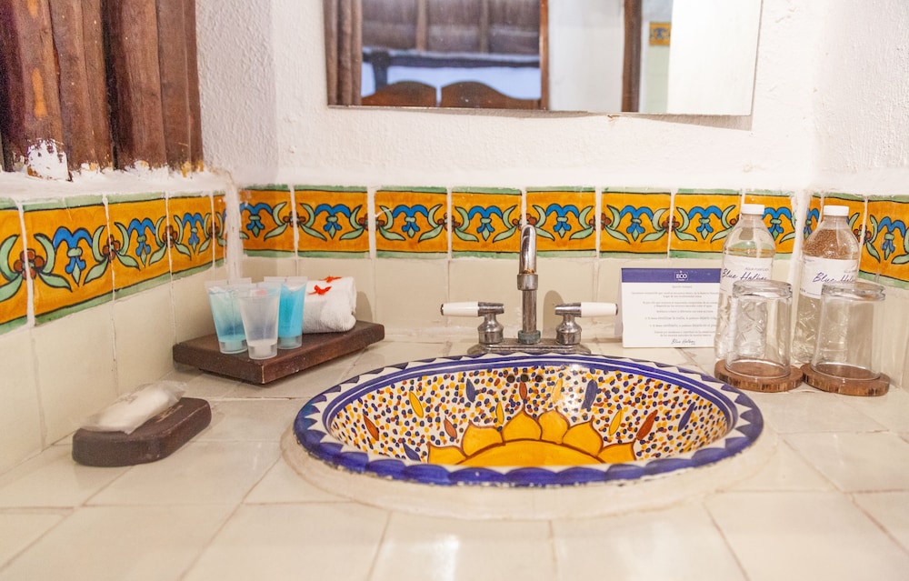 Blue Holbox Hotel 10/70
