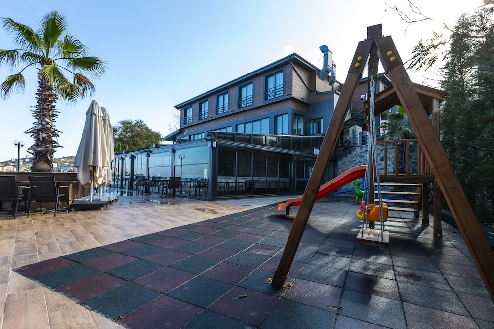 Santana Otel 38/48
