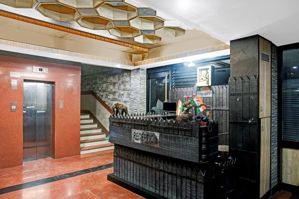 HOTEL ARCH MANOR DELUXE 3/22