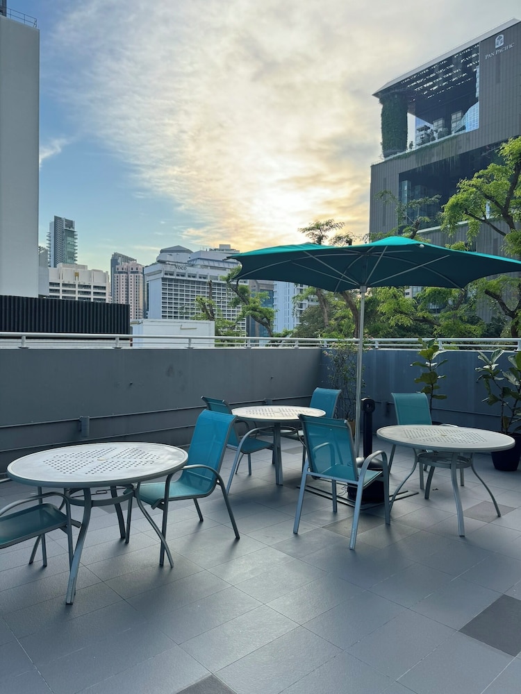 Novotel Living Singapore Orchard 55/60