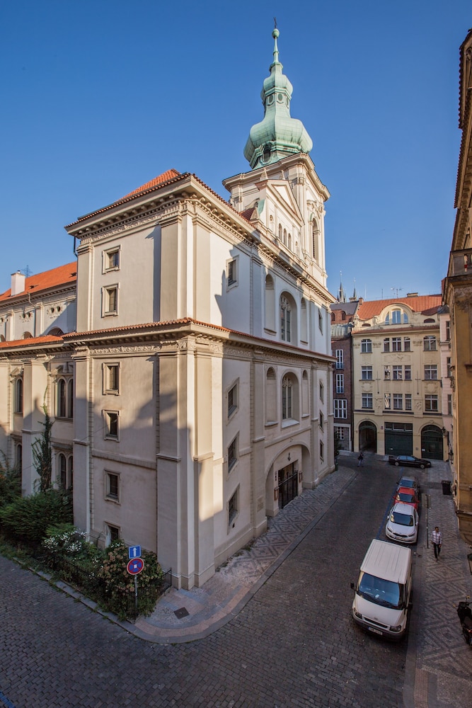 Gorgeous Prague Rooms 42/60