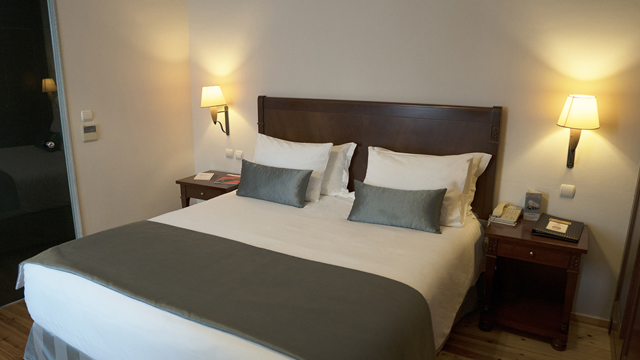 Bridal, Suite