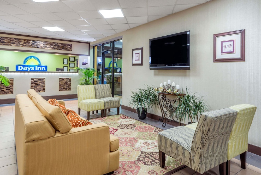 Days Inn by Wyndham Knoxville East 22/31