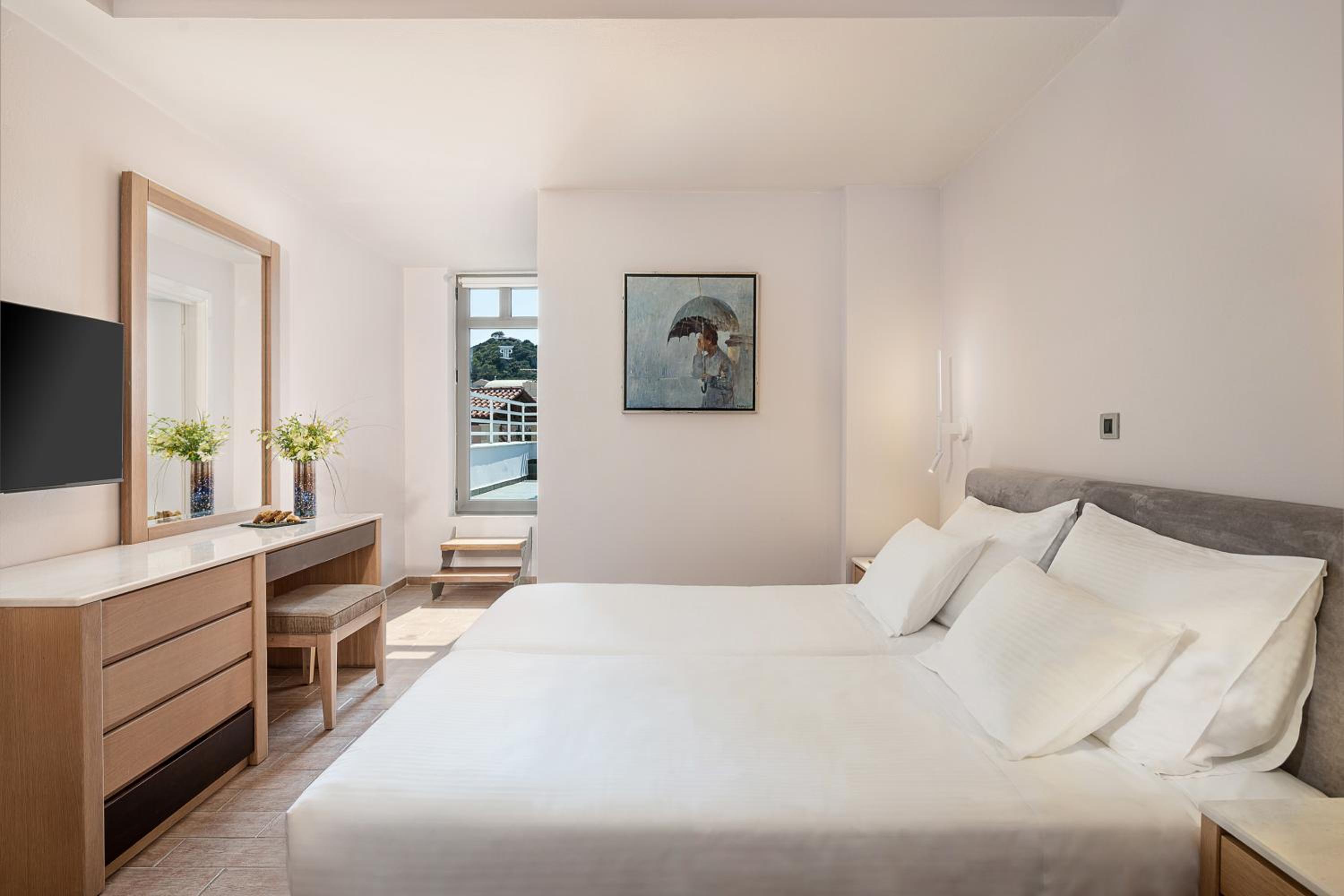 MAISONETTE POOL VIEW OR GARDEN VIEW
