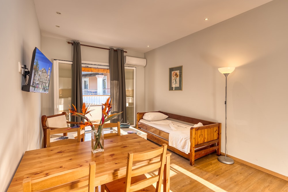Folies Corfu Hotel Apartments 15/50