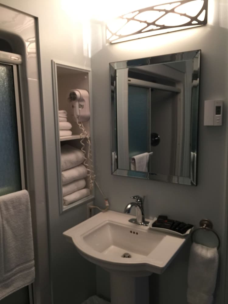 Dannys Hotel Suites Surestay Collection By Best Western 30/47