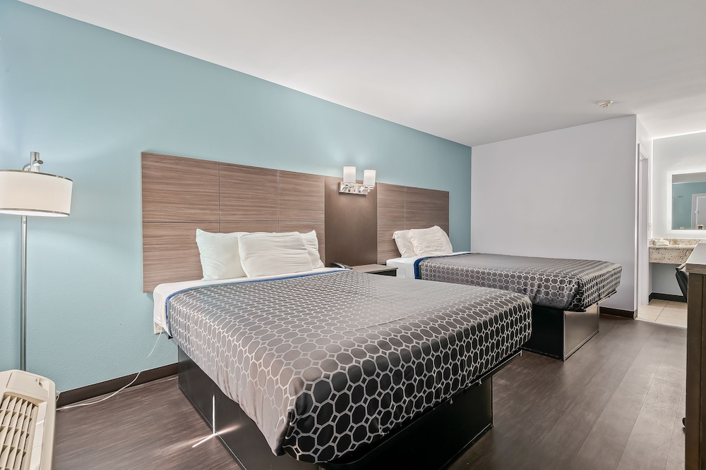 STANDARD, SINGLE, 2 QUEEN BEDS