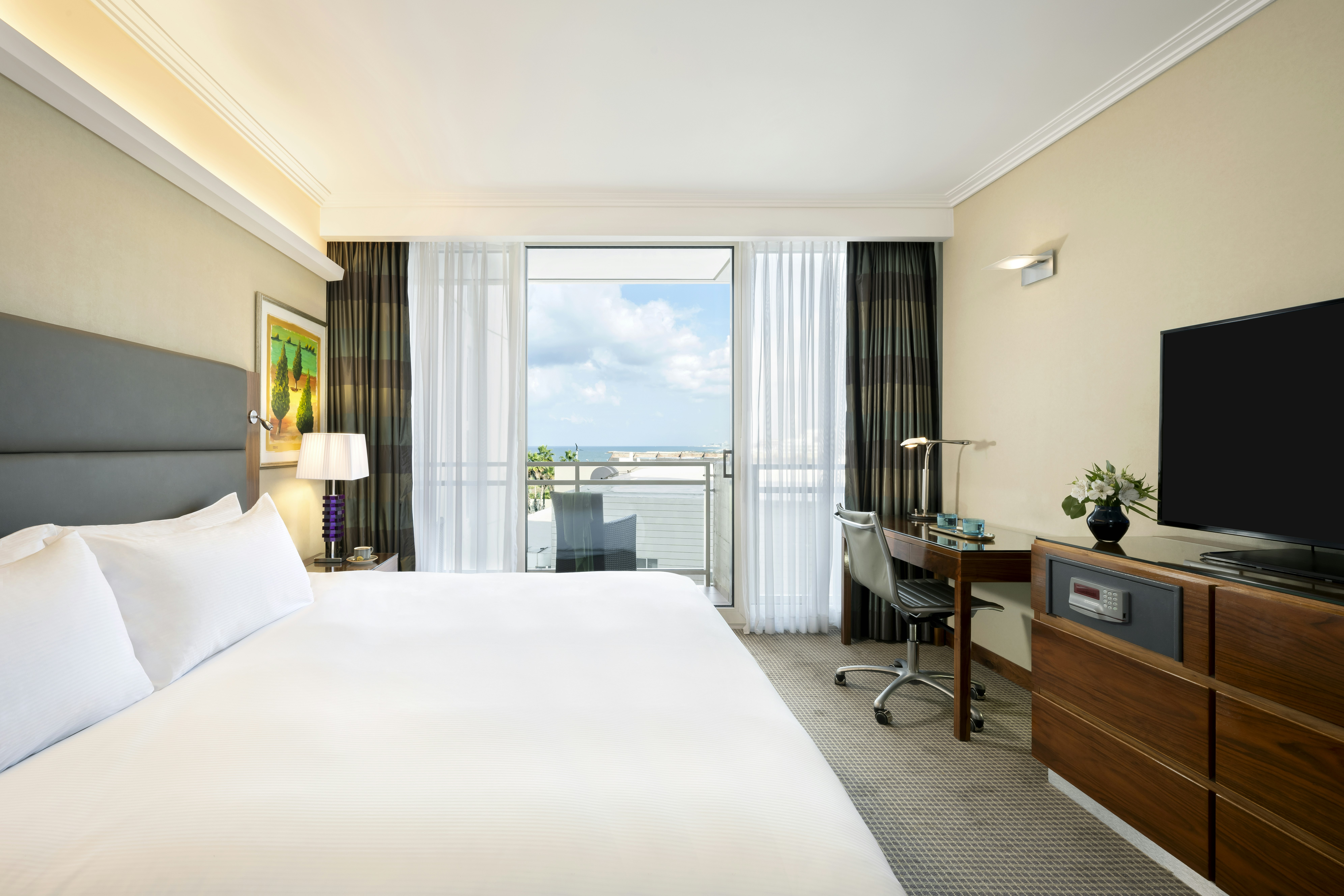 DELUXE, KING BED, SEA VIEW