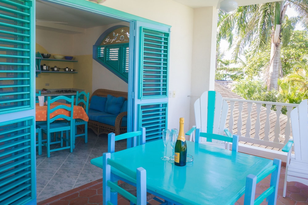 Hotel Playa Colibri 57/72
