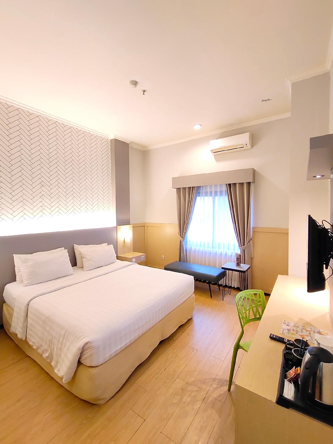 Grand, Deluxe, Double Bed