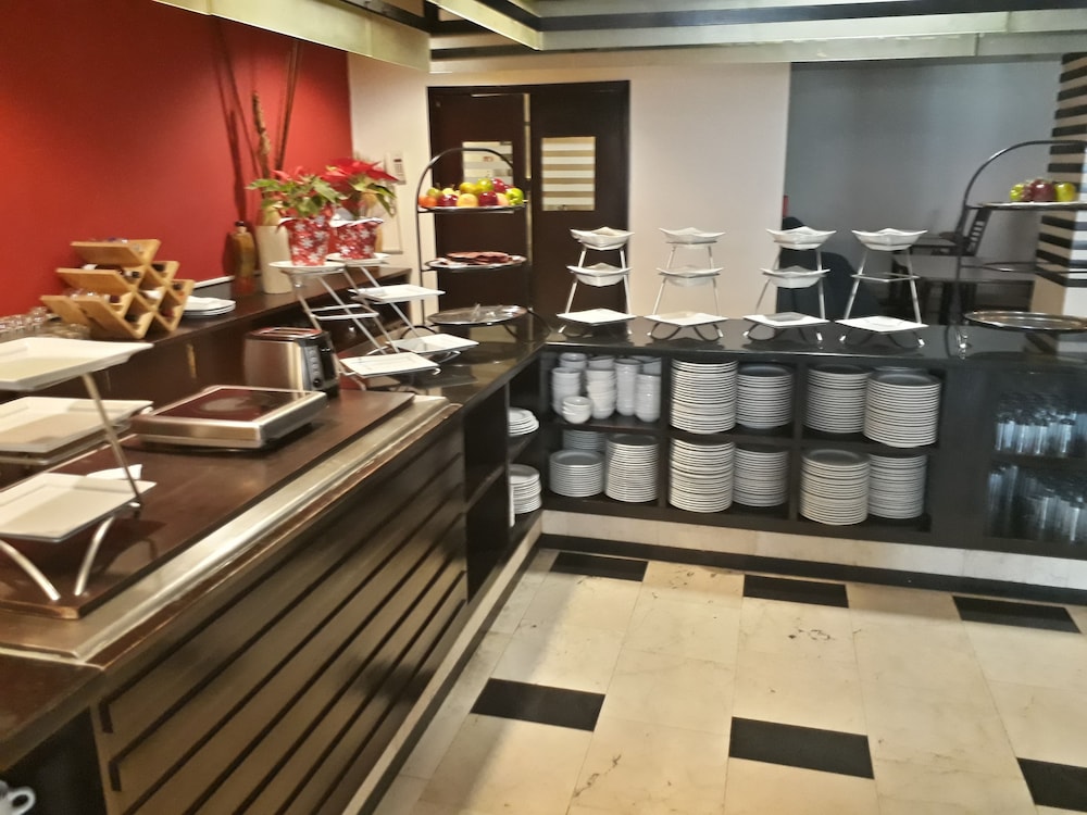 Hotel & Suites PF 36/43