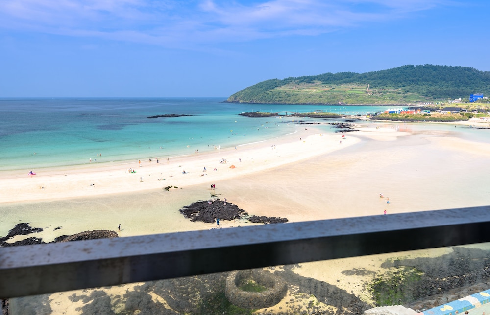Aimi Jeju Beach Hotel 36/44