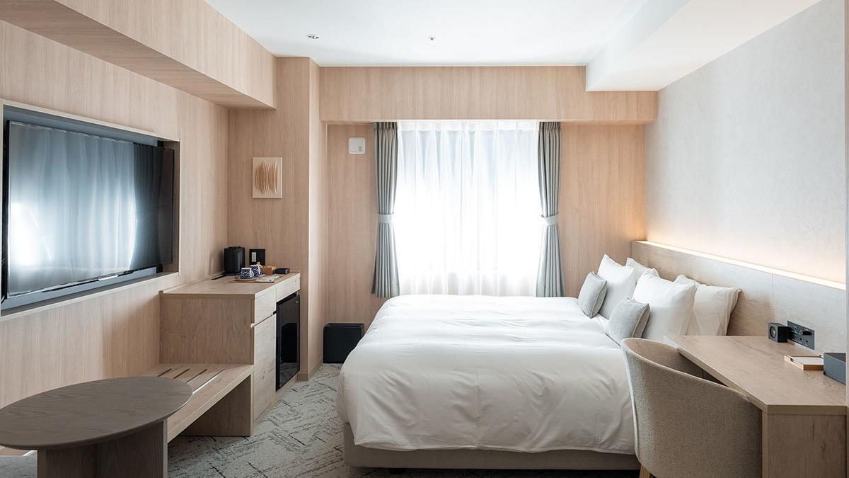 Universal, Standard, Double Bed
