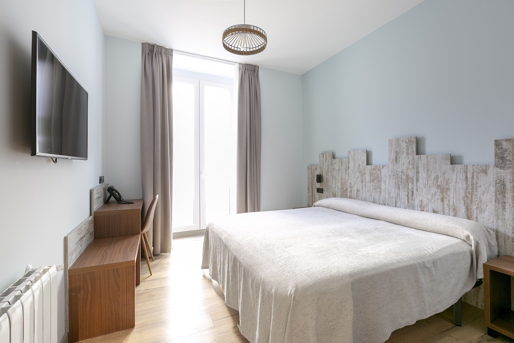 Hostal Anton Martin 28/61