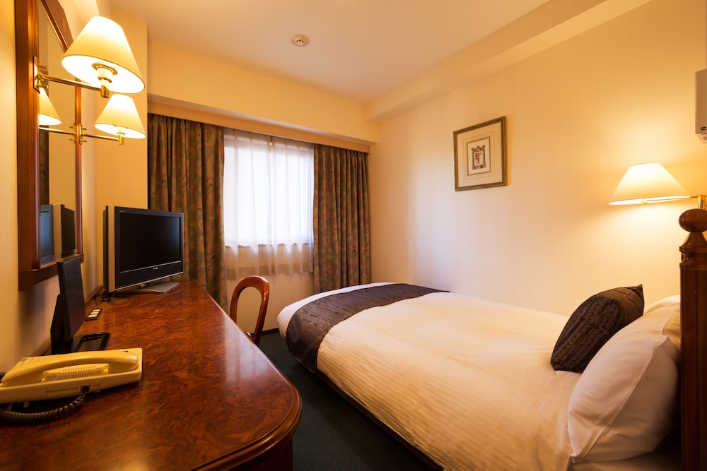 ROOM, SINGLE