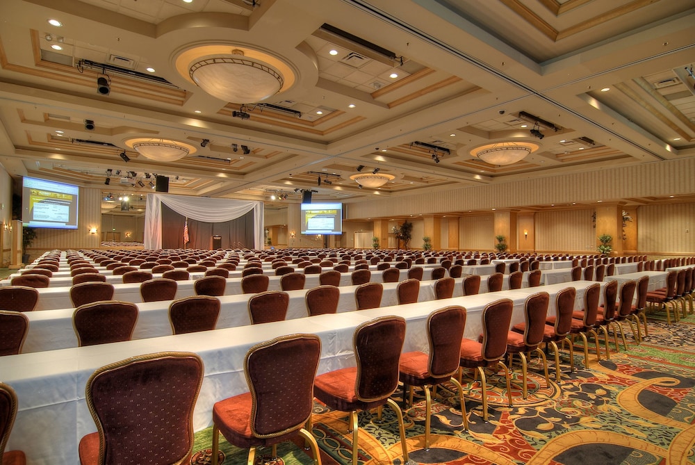 Eldorado Reno - A Caesars Rewards Destination 36/48