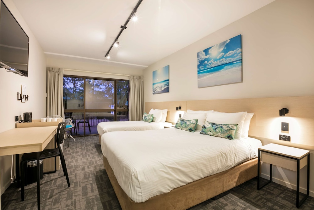 Nightcap At Kawana Waters Hotel 14/65
