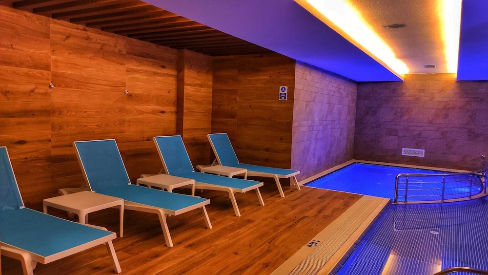Panagia Premiere Hotel 28/38