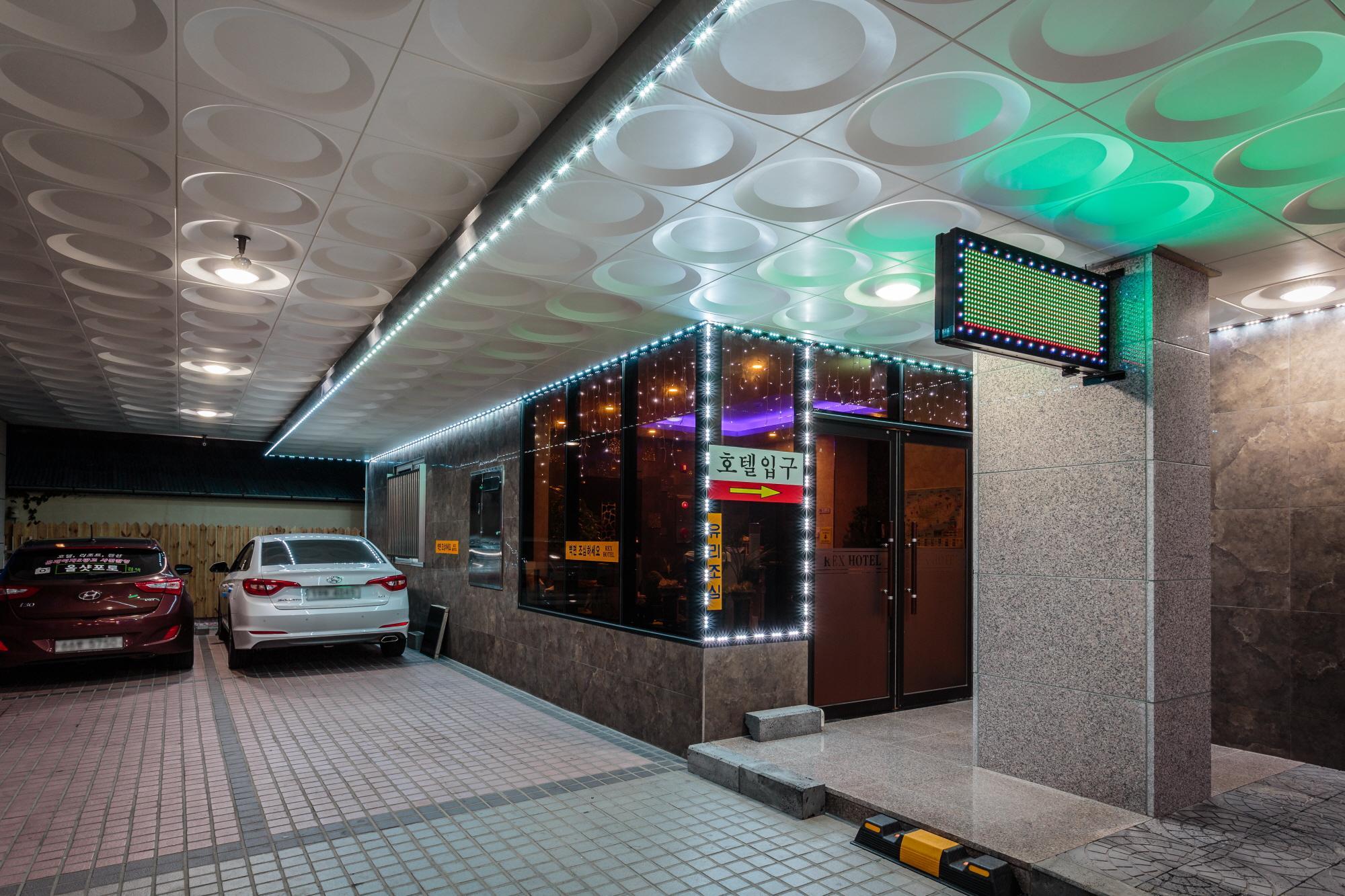 Rex Hotel 33/37