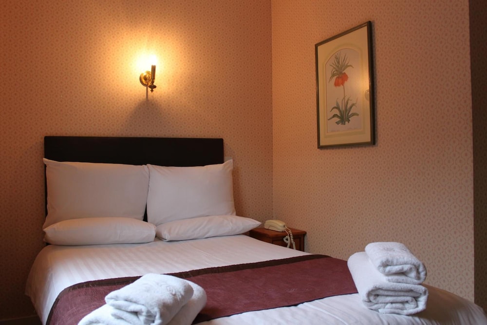 Brook Red Lion Hotel 27/49