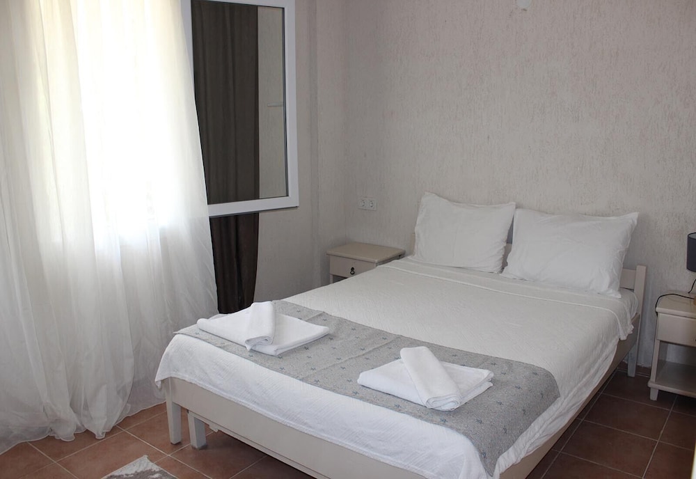 EXECUTIVE, APARTMENT