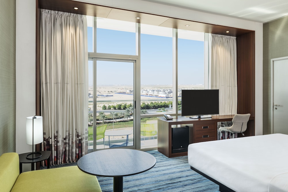 Aloft Dubai South 12/38