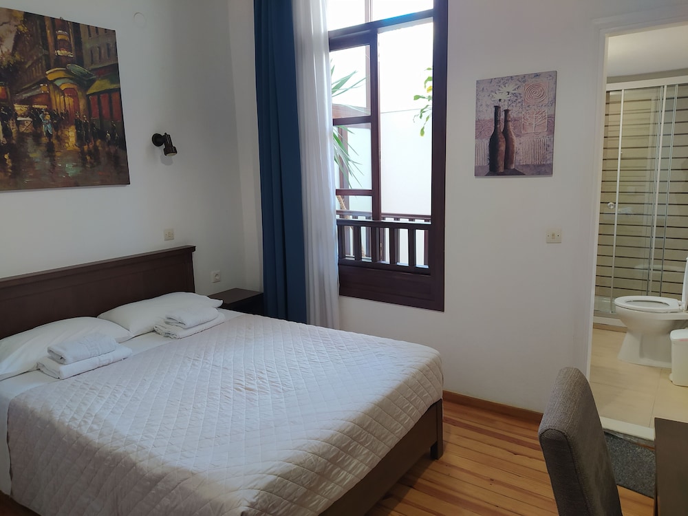 The Sea Front Rooms And Apartments 5/50