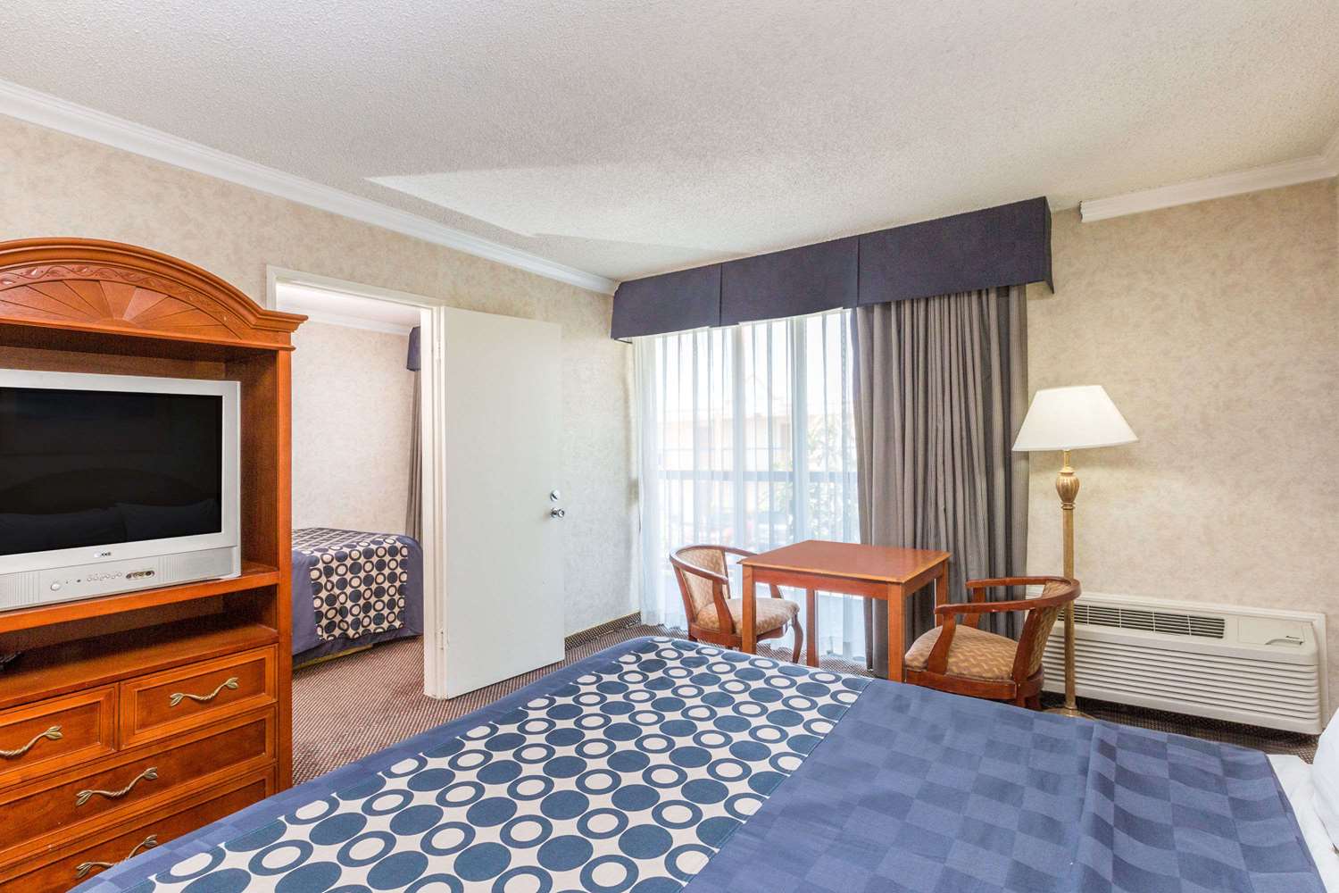 Days Inn By Wyndham Los Angeles Lax/Venicebch/Marina Delray 4/8