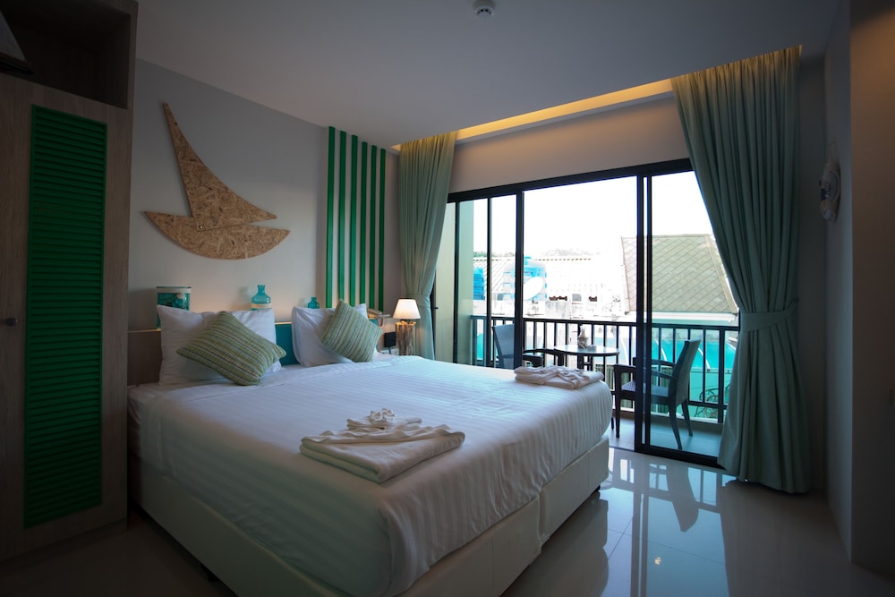 The Blue Pearl Kata Hotel 22/66