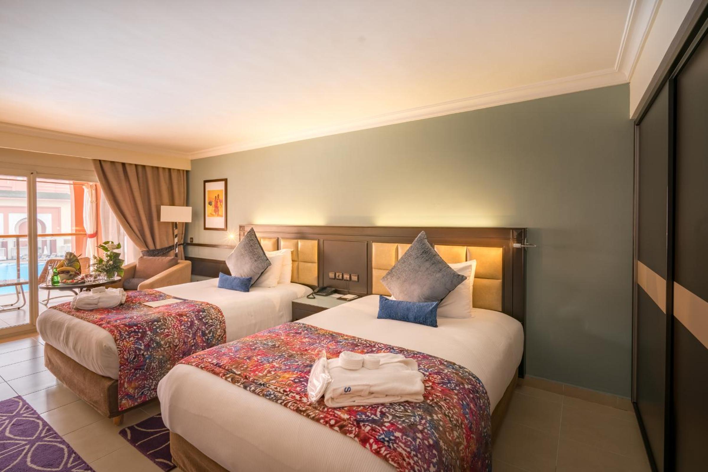 Prestige room pool view twin bed DLTP
