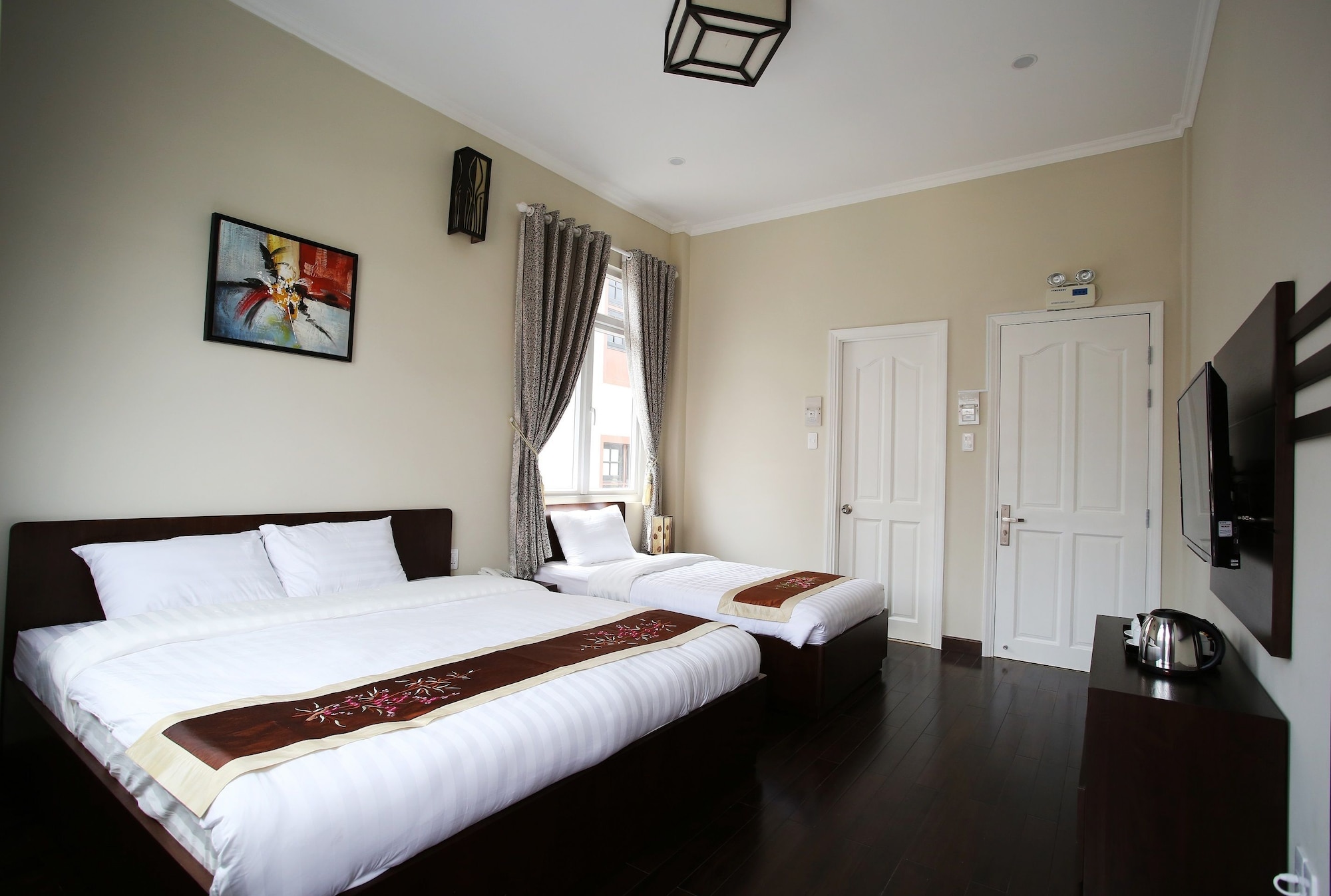 DELUXE, DOUBLE BED