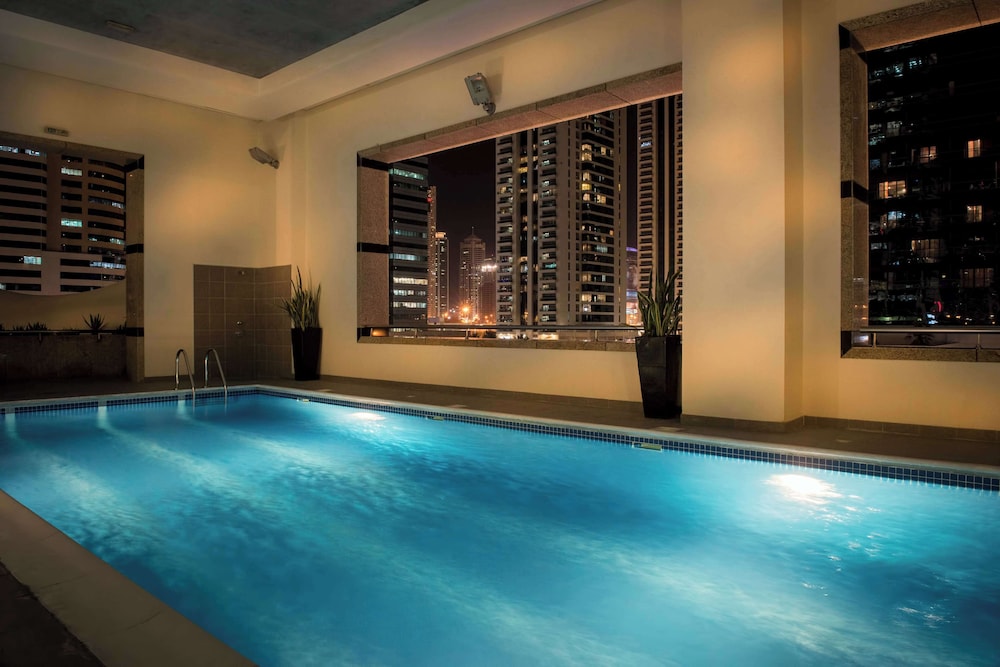 swimming pool spa