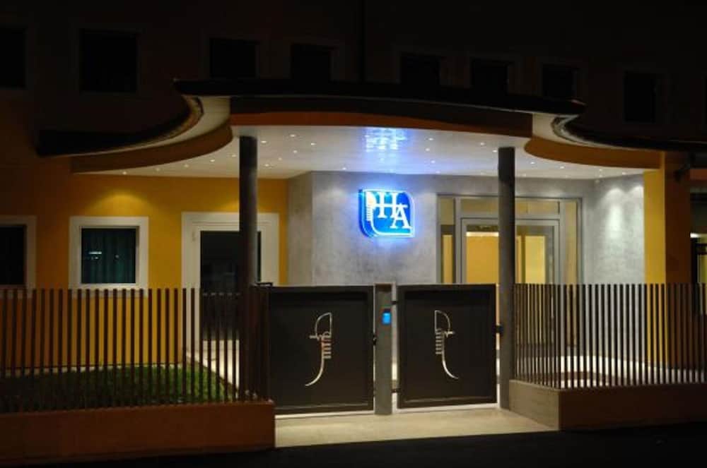 Hotel Alveri 26/34