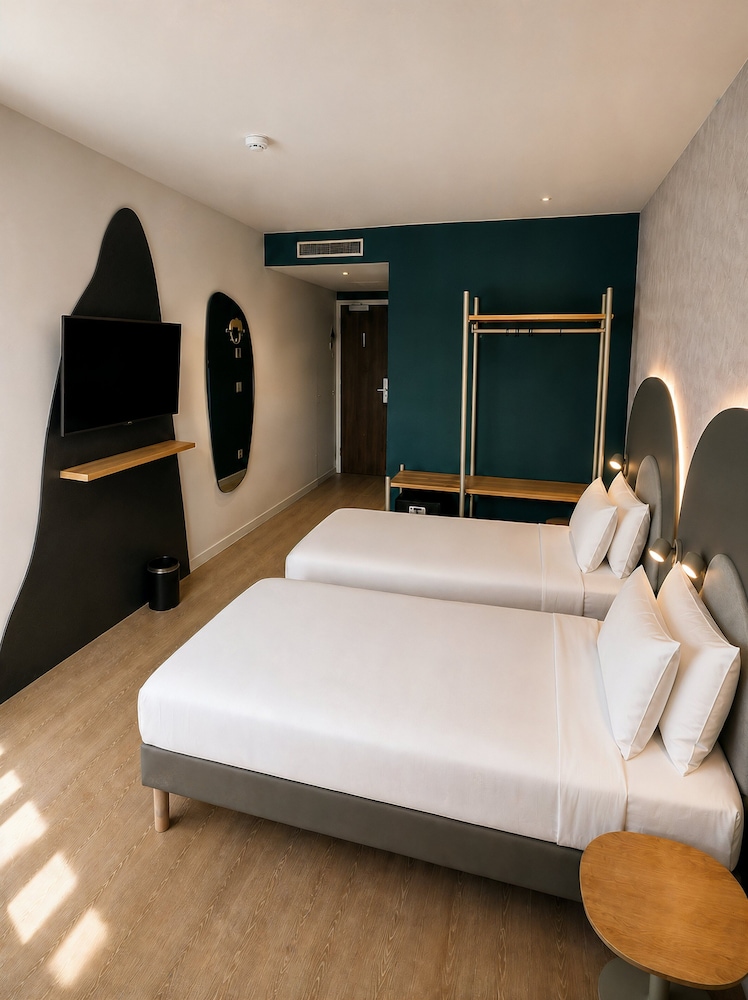 غرفة سوبيريور بسريرين منفصلين بشرفة، ibis Styles Zumaia Zestoa 3/6